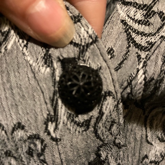 Dress Barn blouse sz Lg - Picture 6 of 7